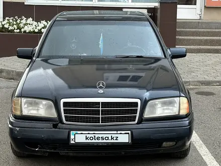 Mercedes-Benz C 180 1996 года за 1 400 000 тг. в Кокшетау