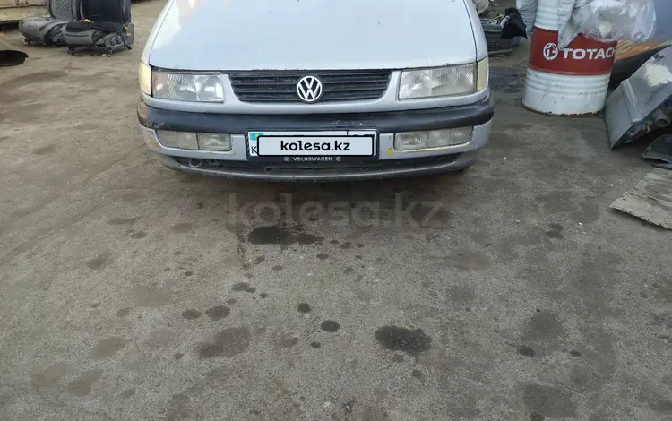 Volkswagen Passat 1994 года за 600 000 тг. в Алматы