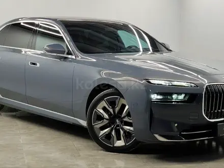 BMW 740 XDrive 3.0 2022 года за 47 000 000 тг. в Алматы – фото 3