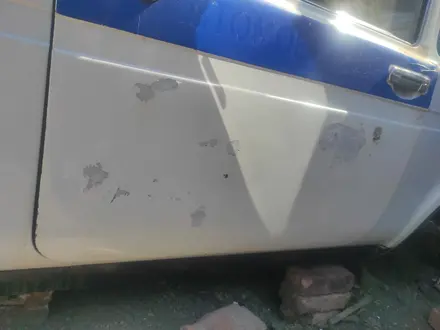 Дверь нива вод сторона требует ремонта есть гнил на фото видно за 10 000 тг. в Караганда – фото 4