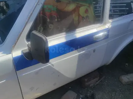 Дверь нива вод сторона требует ремонта есть гнил на фото видно за 10 000 тг. в Караганда – фото 5