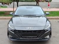 Hyundai Elantra 2022 года за 9 800 000 тг. в Астана