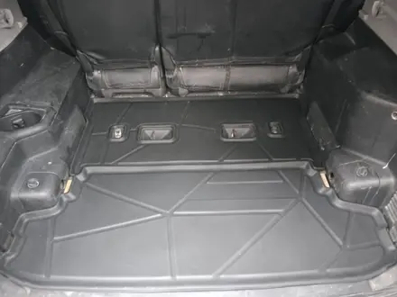 Коврик в багажник для Mitsubishi Pajero 3-4 за 16 000 тг. в Алматы – фото 6