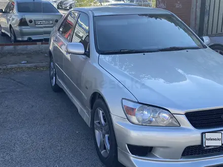 Lexus IS 200 1999 года за 3 000 000 тг. в Актау – фото 5