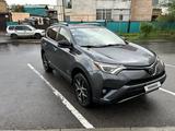 Toyota RAV4 2018 года за 9 500 000 тг. в Астана