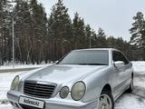 Mercedes-Benz E 320 2000 года за 5 900 000 тг. в Щучинск – фото 2