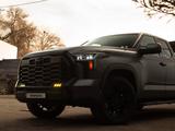 Toyota Tundra 2022 года за 55 555 000 тг. в Алматы – фото 5