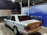 Mercedes-Benz E 200 1995 года за 1 850 000 тг. в Алматы