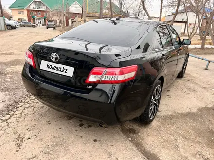 Toyota Camry 2011 года за 7 000 000 тг. в Атырау – фото 2