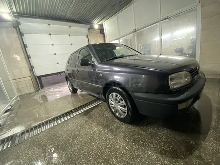 Volkswagen Golf 1995 года за 1 500 000 тг. в Караганда – фото 3