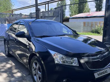 Chevrolet Cruze 2012 года за 3 200 000 тг. в Алматы – фото 2