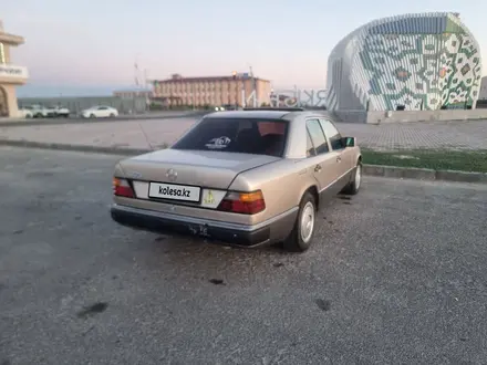 Mercedes-Benz E 230 1992 года за 1 350 000 тг. в Туркестан – фото 20