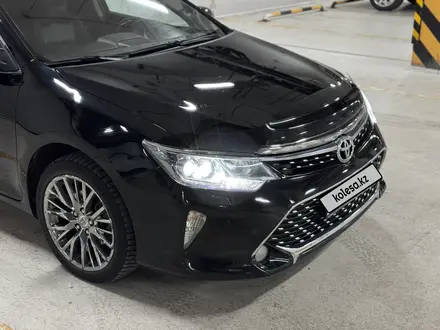 Toyota Camry 2016 года за 10 500 000 тг. в Астана – фото 2