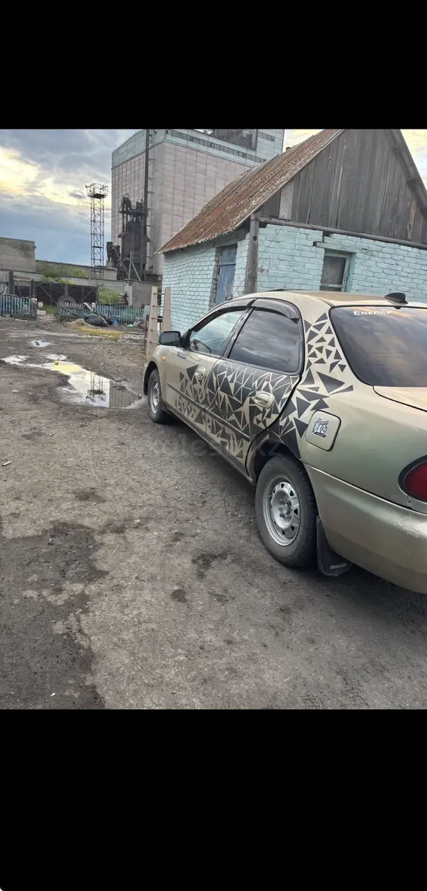 Mazda 323, 1996