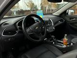 Chevrolet Malibu 2022 года за 11 900 000 тг. в Актобе – фото 2