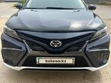 Toyota Camry 2020 года за 13 500 000 тг. в Шымкент – фото 2