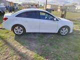 Chevrolet Cruze 2015 года за 3 500 000 тг. в Уральск – фото 2