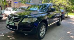 Volkswagen Touareg 2008 года за 6 300 000 тг. в Алматы – фото 3