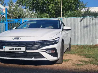 Hyundai Elantra, 2024