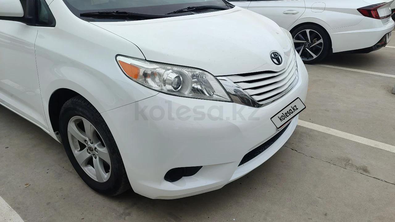 Toyota Sienna 2015 г.