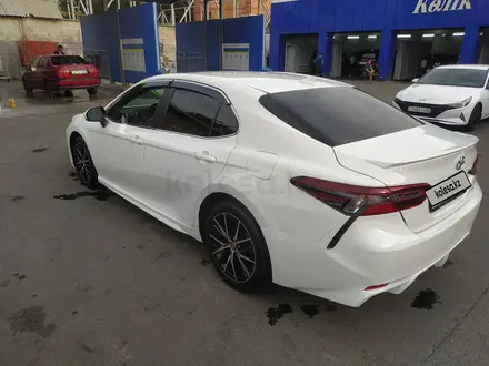 Toyota Camry 2022 года за 16 000 000 тг. в Алматы – фото 14