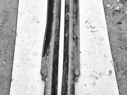 Пороги пластиковые накладки ниссан альмера тино за 10 000 тг. в Алматы – фото 4