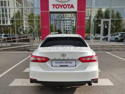 Toyota Camry 2021 года за 13 000 000 тг. в Астана – фото 2