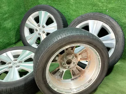 Диск с шинами TOYO 215/50R17 оригинал Toyota Ipsum 20 за 200 000 тг. в Алматы – фото 4