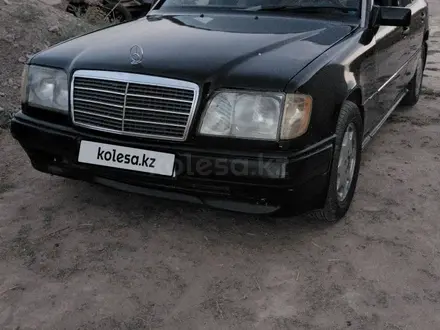 Mercedes-Benz E 220 1993 года за 950 000 тг. в Шымкент