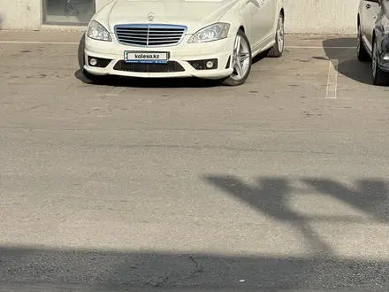Mercedes-Benz S 500 2006 года за 7 400 000 тг. в Алматы – фото 2