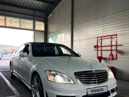 Mercedes-Benz S 500 2006 года за 7 400 000 тг. в Алматы – фото 3