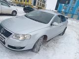 Volkswagen Passat 2010 годаfor4 300 000 тг. в Астана – фото 4