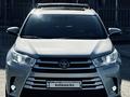Toyota Highlander 2018 года за 16 200 000 тг. в Атырау – фото 2