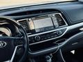 Toyota Highlander 2018 года за 16 200 000 тг. в Атырау – фото 9