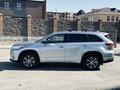 Toyota Highlander 2018 года за 16 200 000 тг. в Атырау – фото 5