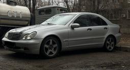 Mercedes-Benz C 200 2001 годаүшін2 950 000 тг. в Усть-Каменогорск – фото 3