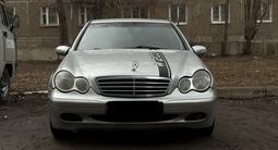 Mercedes-Benz C 200 2001 года за 2 950 000 тг. в Усть-Каменогорск – фото 2