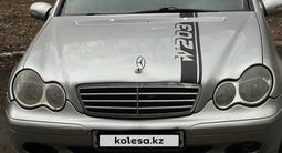 Mercedes-Benz C 200 2001 годаfor2 900 000 тг. в Усть-Каменогорск – фото 5