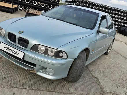 BMW 525 2001 года за 2 500 000 тг. в Уральск – фото 2