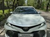 Toyota Camry 2018 года за 16 700 000 тг. в Алматы