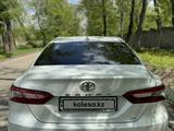 Toyota Camry 2018 годаүшін16 700 000 тг. в Алматы – фото 5