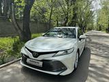 Toyota Camry 2018 годаүшін16 700 000 тг. в Алматы – фото 2