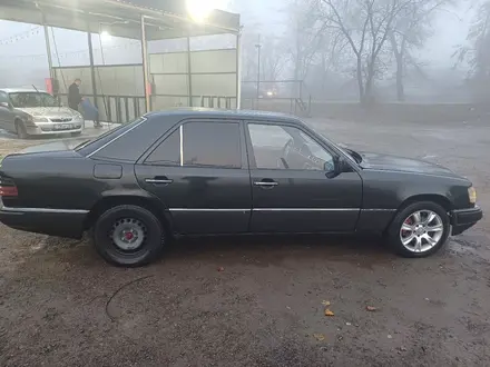 Mercedes-Benz E 260 1992 года за 1 500 000 тг. в Тараз