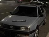 Volkswagen Vento 1992 года за 1 800 000 тг. в Астана – фото 2