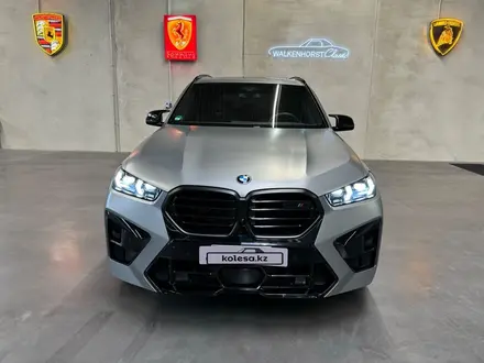 BMW X5 M 2023 года за 76 500 000 тг. в Алматы – фото 2