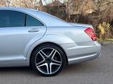 Mercedes-Benz S 550 2008 годаfor6 000 000 тг. в Жанаозен – фото 4