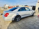 Mercedes-Benz S 550 2008 годаfor6 000 000 тг. в Жанаозен – фото 2