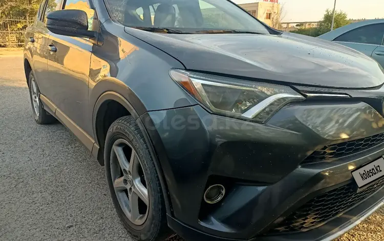 Toyota RAV4 2017 года за 10 800 000 тг. в Актау