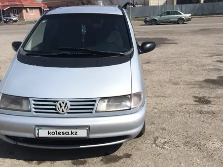 Volkswagen Sharan 1995 года за 2 200 000 тг. в Алматы – фото 3