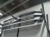 Решетка в радиатора Lexus 600 оригинал за 45 000 тг. в Алматы – фото 2